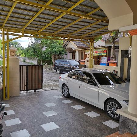 יוגיאקרטה Nariska Suite Homestay מראה חיצוני תמונה