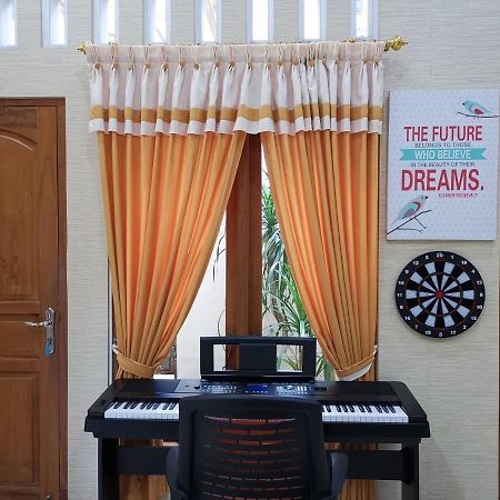 יוגיאקרטה Nariska Suite Homestay מראה חיצוני תמונה