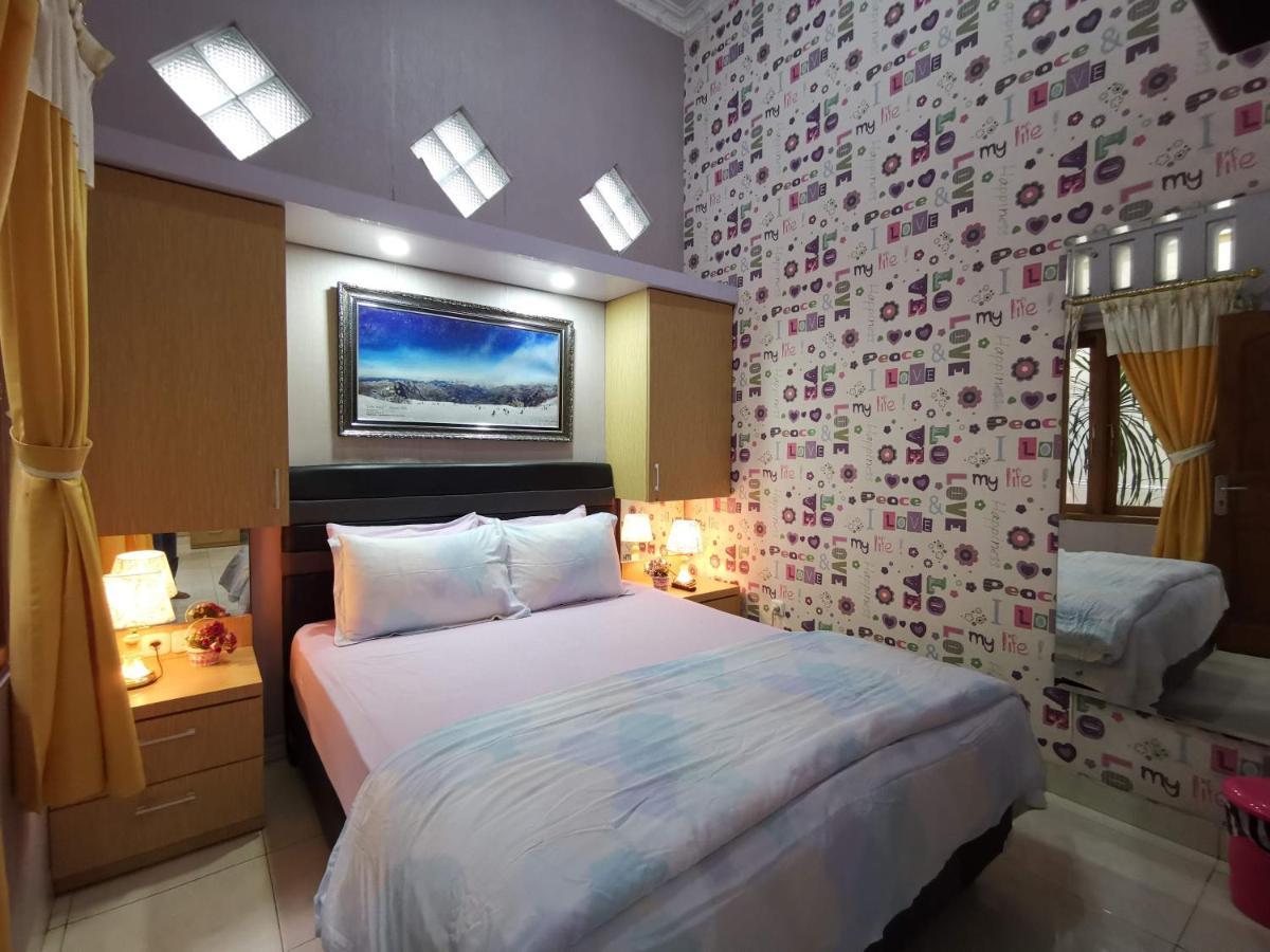 יוגיאקרטה Nariska Suite Homestay מראה חיצוני תמונה