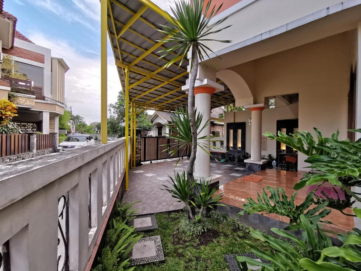 יוגיאקרטה Nariska Suite Homestay מראה חיצוני תמונה