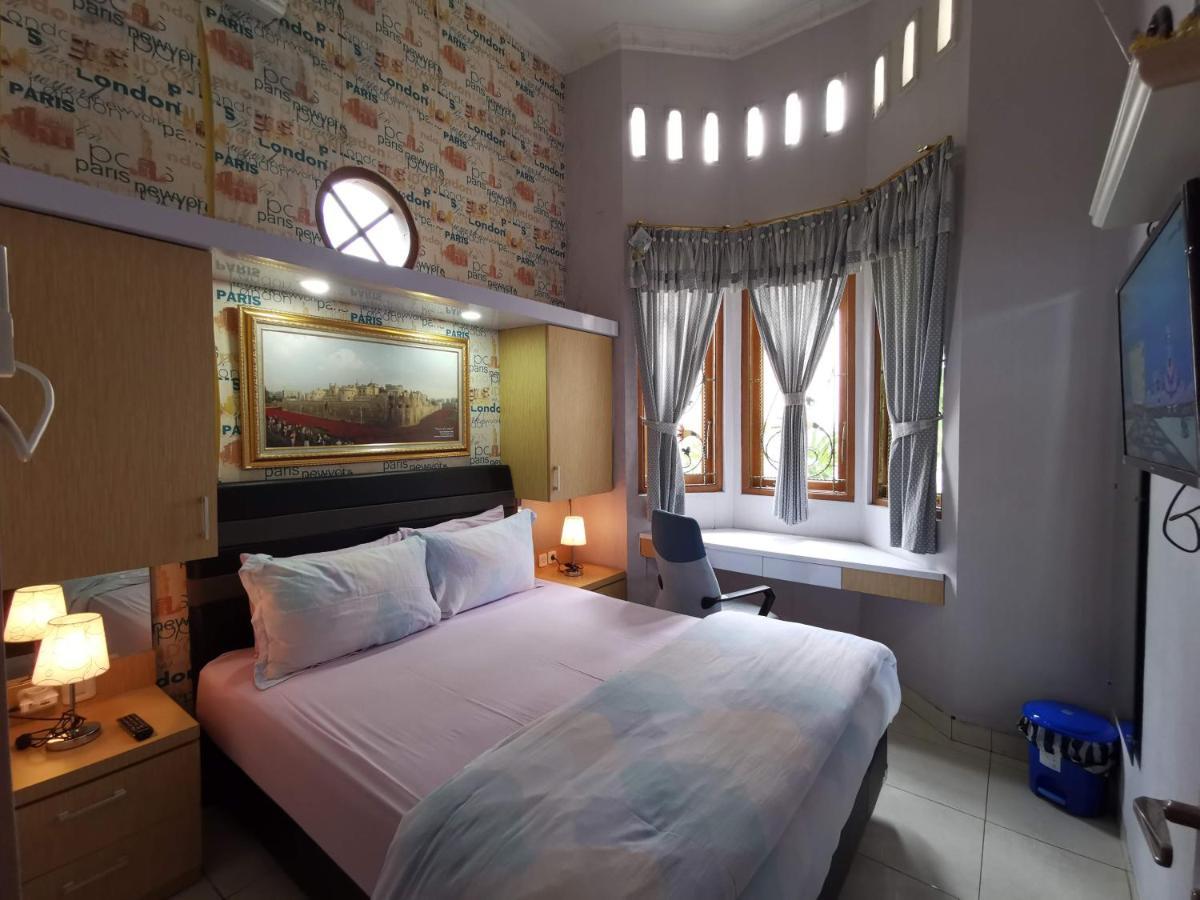 יוגיאקרטה Nariska Suite Homestay מראה חיצוני תמונה