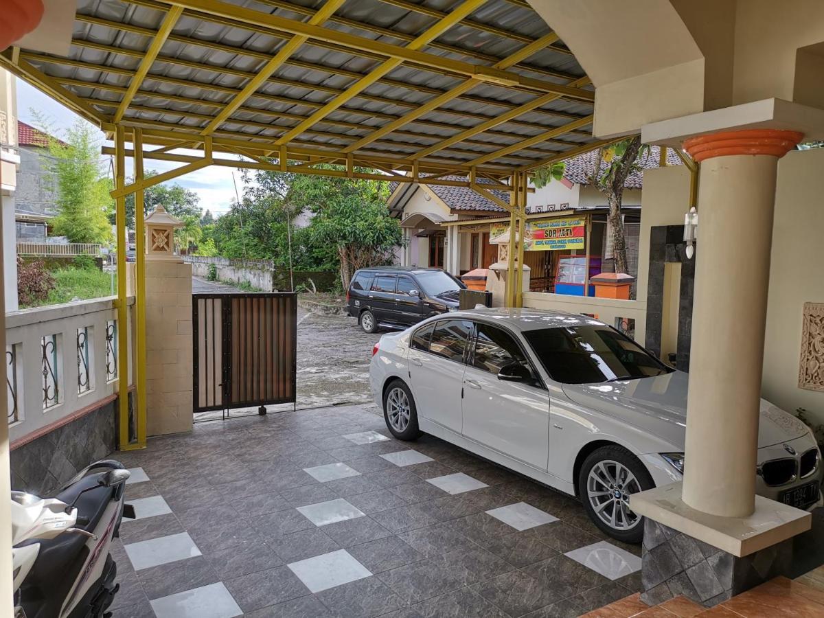 יוגיאקרטה Nariska Suite Homestay מראה חיצוני תמונה