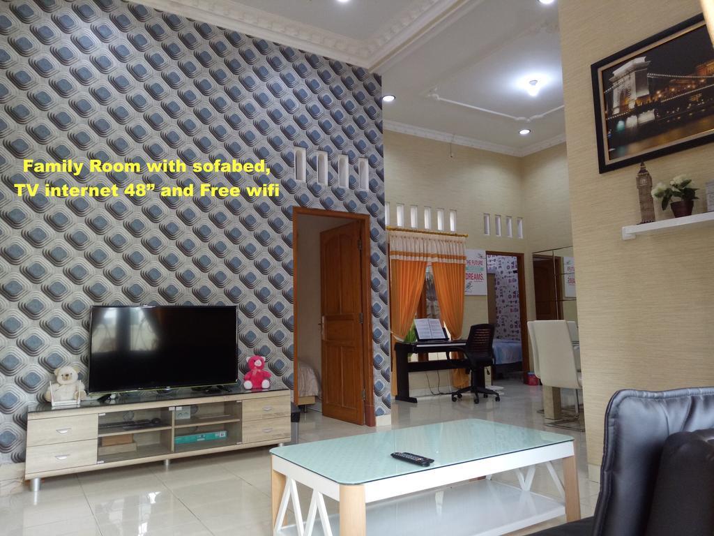 יוגיאקרטה Nariska Suite Homestay מראה חיצוני תמונה